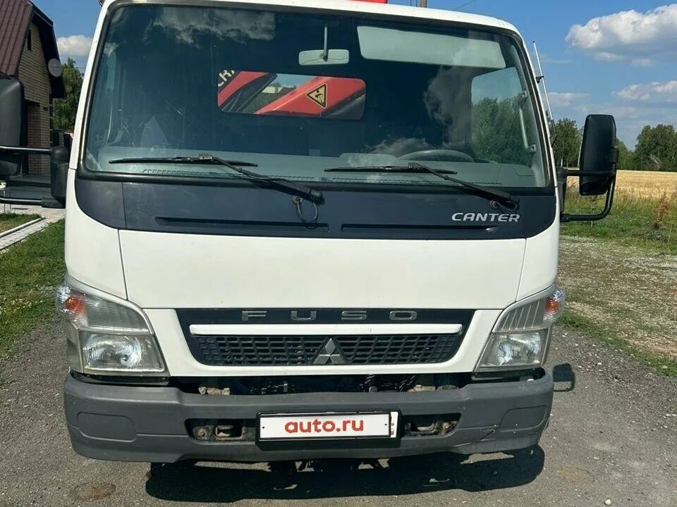 Мицубиси бортовой. Fb300 Mitsubishi Canter вид. Fuso Canter 2011 год. Двигатель Митсубиси Кантер 2000 года. Грузовик Canter с холодильником.