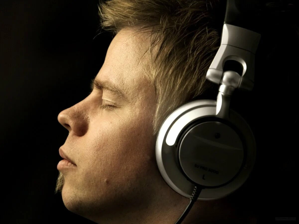 Ferry corsten superstrings remember. Ферри корстен. ferry corsten fire. ferry corsten club amnesia.