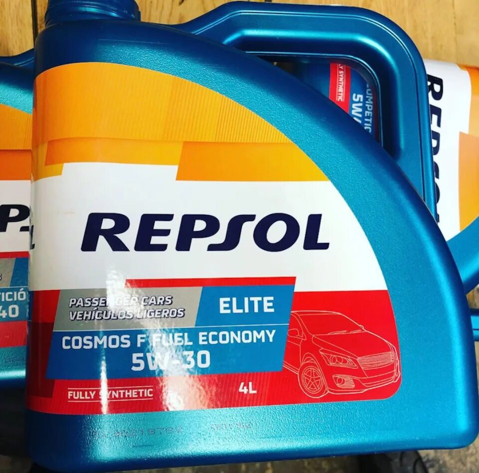 Масла repsol 5w 30. Моторное масло Репсол 5w30. Репсол 5w40 дизель. Масло Repsol 5w30 a5 b5. Repsol Platinum 5w30.