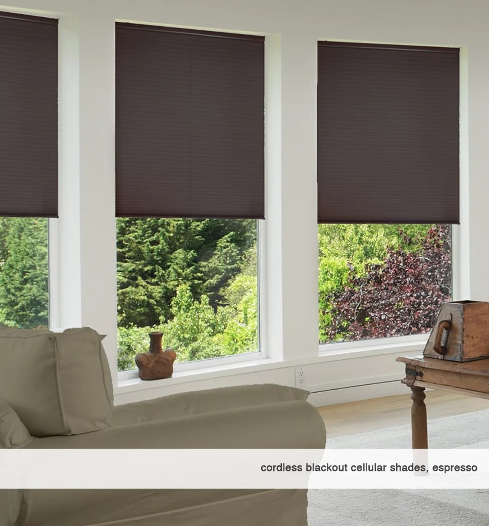 Как установить блэкаут. Жалюзи тотал блэкаут. шторы тотал блэкаут. blackout shades. римские шторы блэкаут.