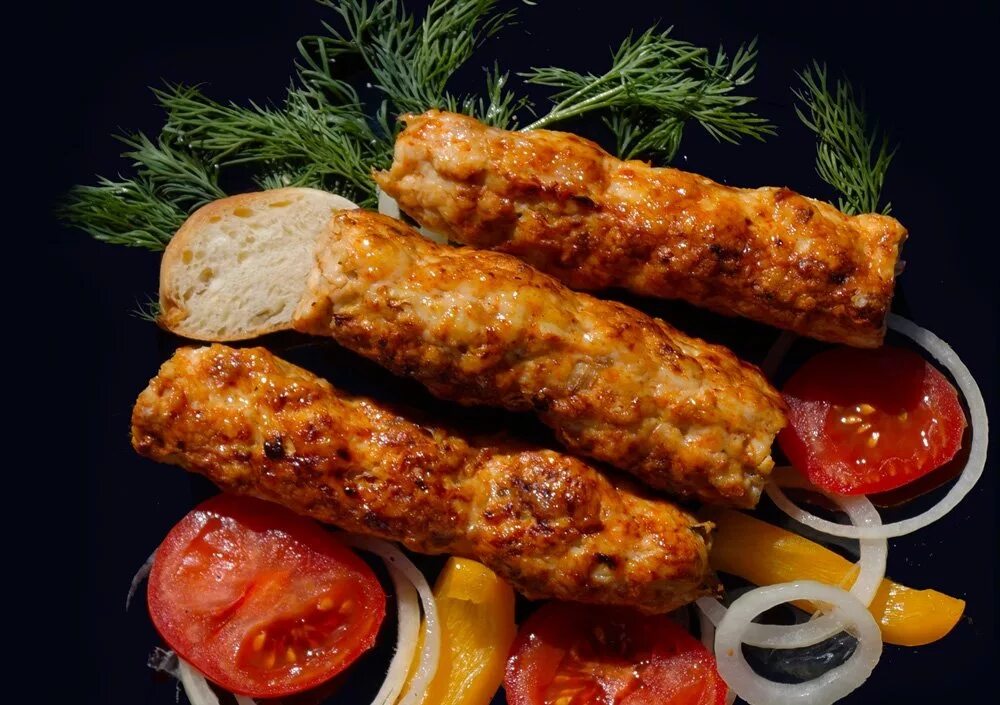 Люля из курицы в домашних условиях. Люля Kebab. Люля кебаб индейка. Люля кебаб из индейки. Люля кебаб куриный.