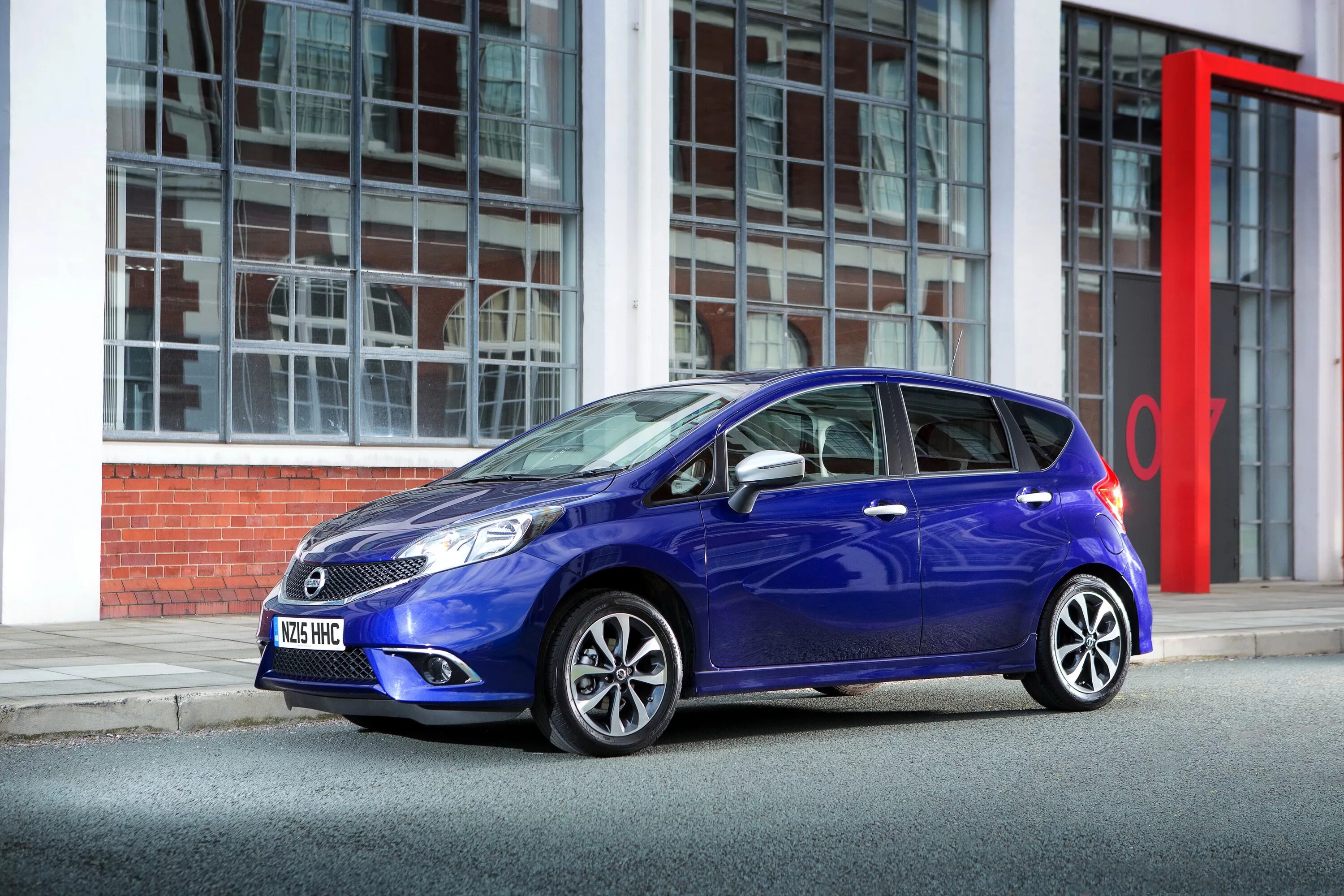 Nissan note 2015. Nissan Note. Ниссан ноут е12. Nissan Note 2015 metalic.