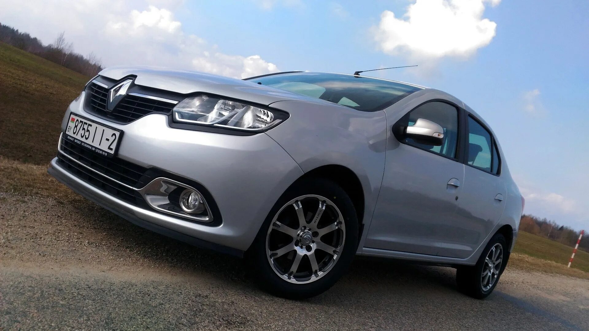 Диски на логан 2 15 размер. Рено логан 2 на 17 дисках. рено логан 2. renault logan 2 r16. рено логан 2 на 16 дисках.