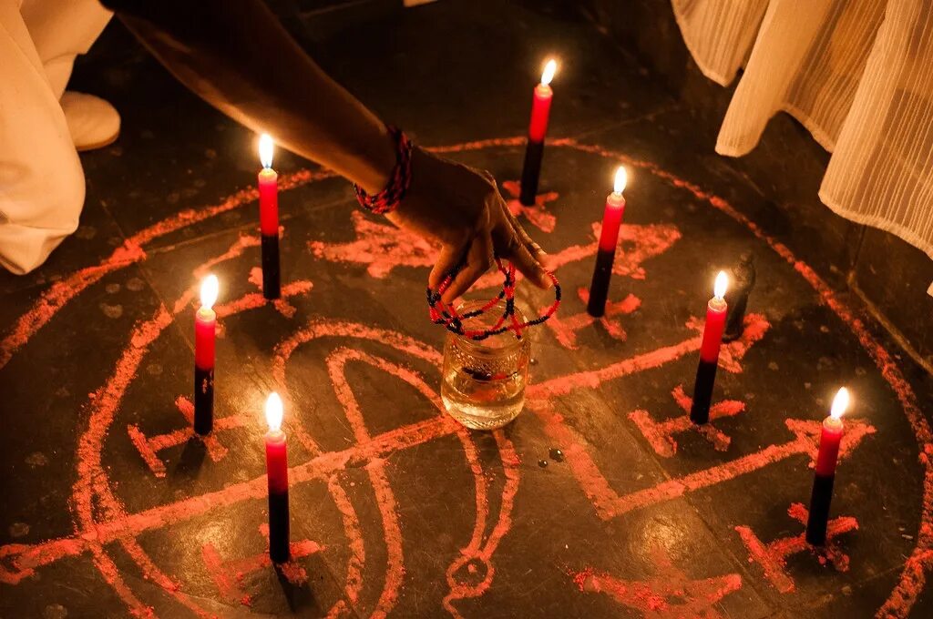 Закрытие ритуала. Магический ритуал. Ритуалы со свечами. Магия ритуалы. Ритуалы черной магии.