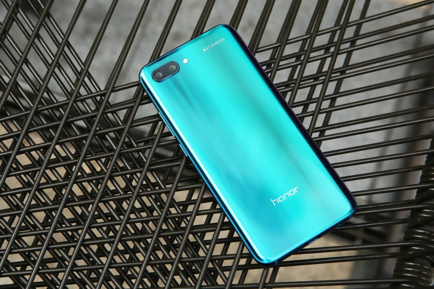 Память телефона хонор 10. Huawei Honor 10. Honor 10 64gb. Хонор 10 i. Honor 10 4/64gb.