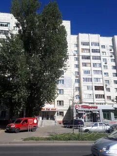 Космонавтов 51