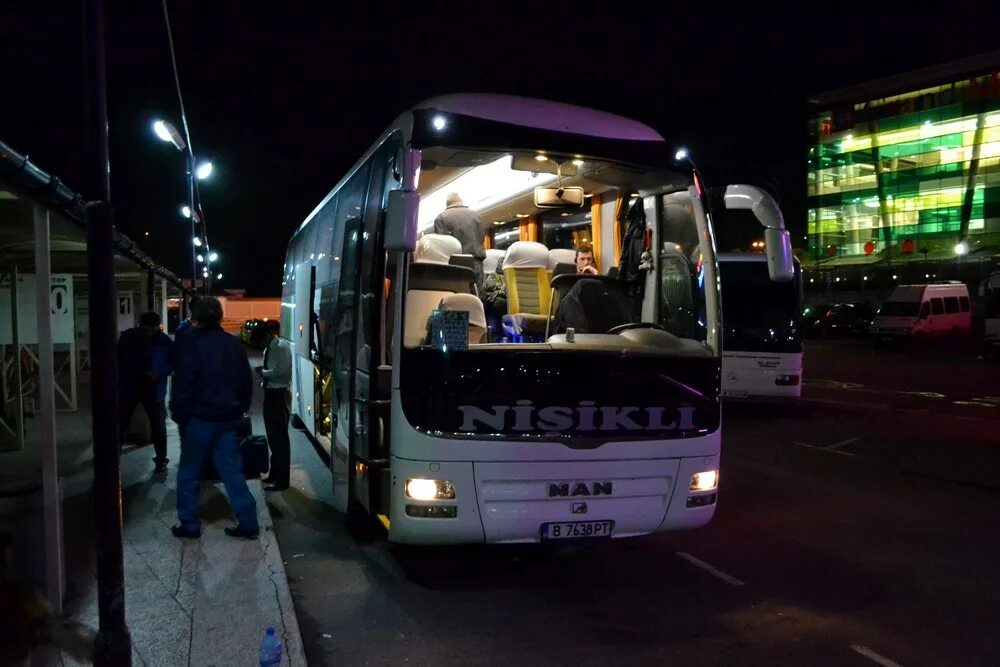 Автобус бургас стамбул. Автобус Нишикли Варна Стамбул. Автобус Стамбул Бургас. Нишикли Бургас-Стамбул. Metro автобус Стамбул Бургас.