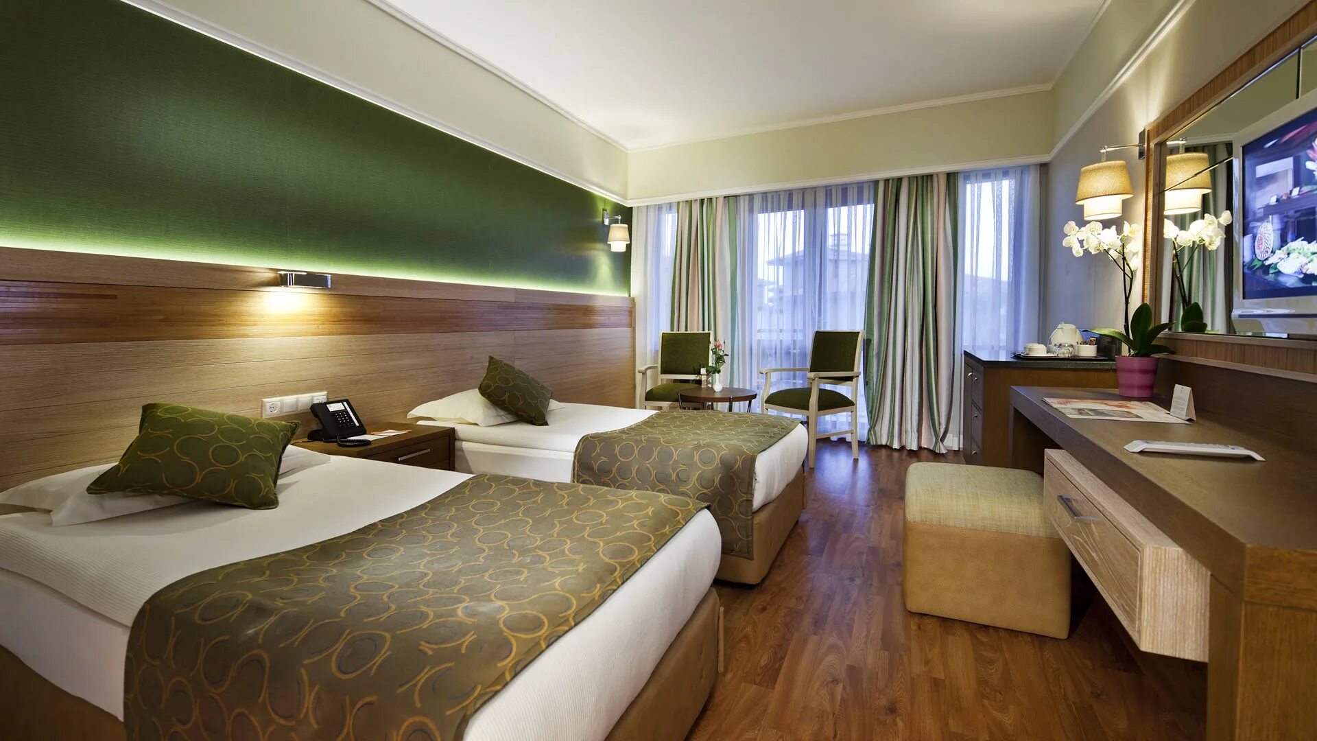 Family suite перевод. Family suite перевод. Sunrise arabian beach resort - grand select 5*. санрайз арабиан шарм-эль-шейх 5. Family suite перевод.