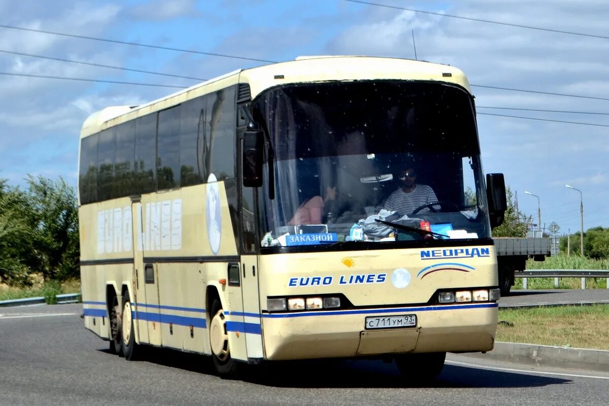 Москва назрань автобус контакты. Neoplan 116 Ингушетия. Назрань Ставрополь автобус. Москва Ингушетия автобус. Автобус Назрань Санкт-Петербург.