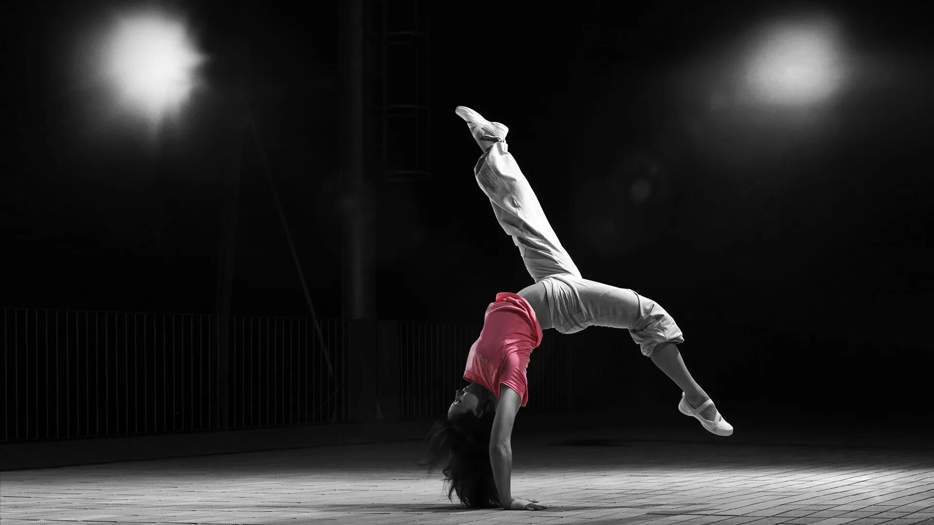 Full dance. Танцы обои. Танцующие девушки. Современные танцы картинки. Движения для танца.