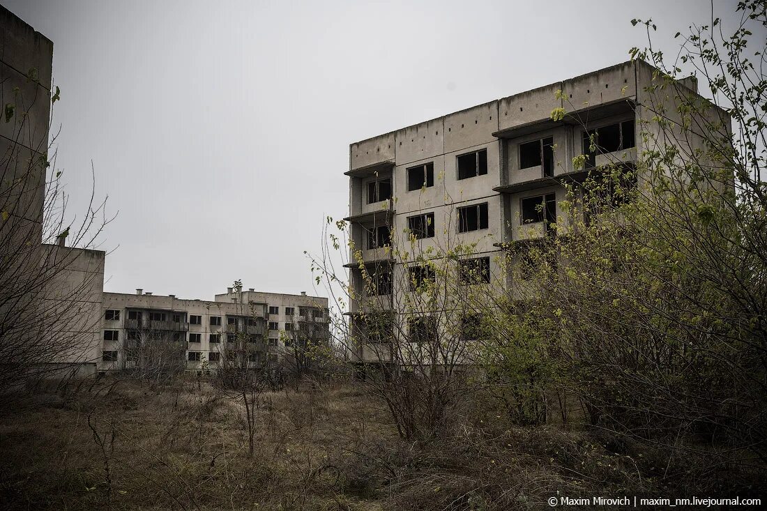 Даргавс некрополь даргавс. Античность деревня. Заброшенный город припять. Мертвые города википедия. Мертвые города википедия.