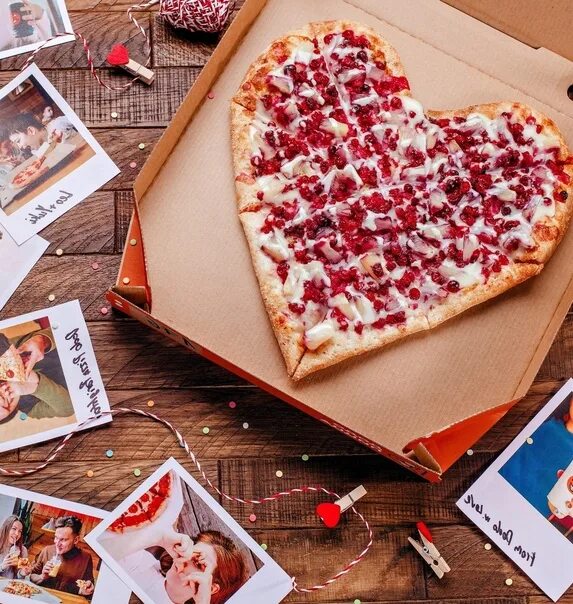Додо пицца сердце. Пицца сердечко. Пицца сердце Додо. Додо пицца 14 февраля. Пицца в виде сердца Додо.