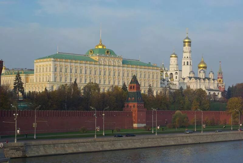 Большой кремлёвский дворец в москве. Большой кремлёвский дворец московский кремль. Большой кремлёвский дворец -резиденция президента. Большой кремлёвский дворец архитектор баженов. Москва кремль большой кремлевский дворец.