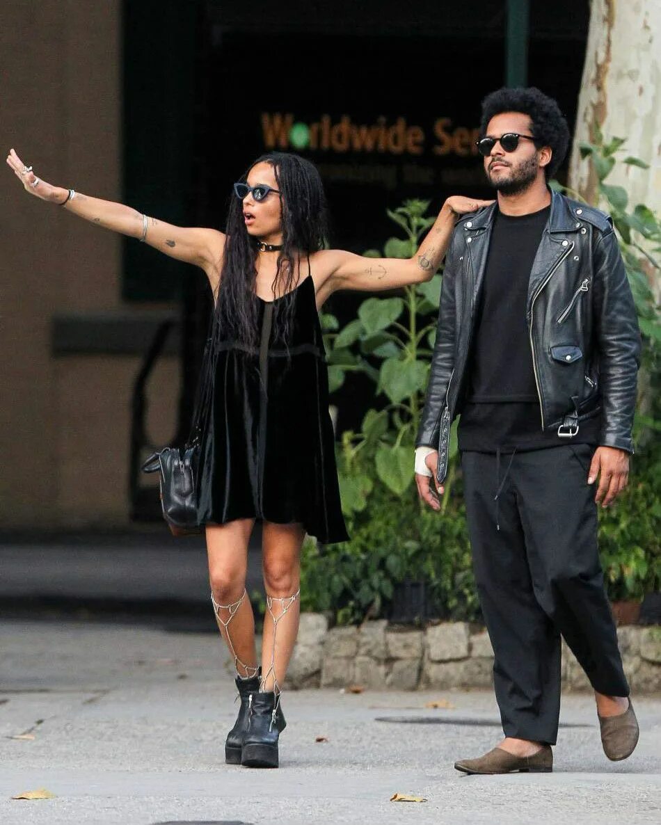 Ленни кравиц и зои кравиц. Lisa bonet and lenny kravitz. Ленни кравиц жена. Lisa bonet and lenny kravitz. Ленни кравица и лизы боне.