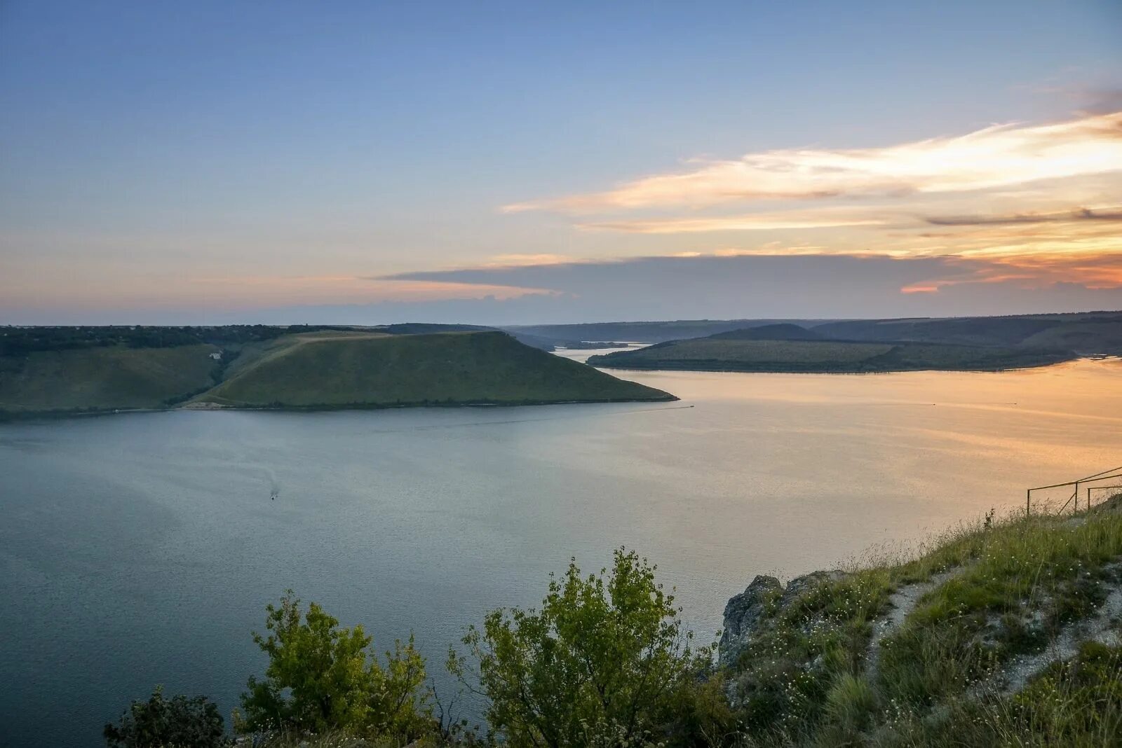 залив горный балыклей. оз аслыкуль башкирия. аургазинское водохранилище. горный балыклей. исяново талкас.