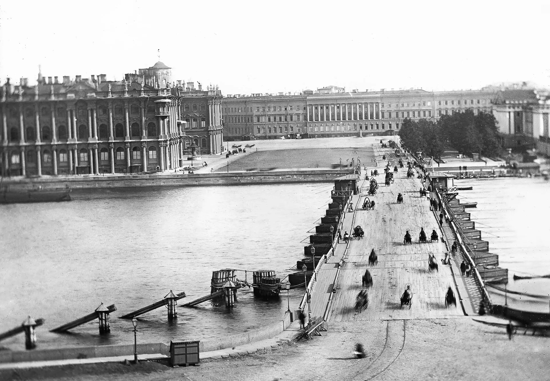 История г санкт петербурга. Дворцовый мост 1916. Дворцовый мост плашкоутный Санкт Петербург. Дворцовый мост 1916 открытие. Наплавной Дворцовый мост.