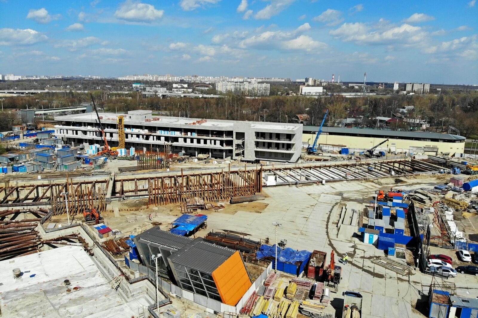 Волны москвы рынок косино. Метро косино стройка. станция метро косино. озэп метрополитена косино. метро косино на улице.