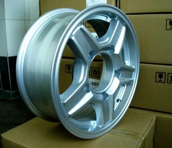 Литье kia bongo 3. Колесный диск на kia bongo 3 4 вд. Диски кия бонго. Литье kia bongo 3. Диски колёсные на а/м киа бонго 3 на 15.