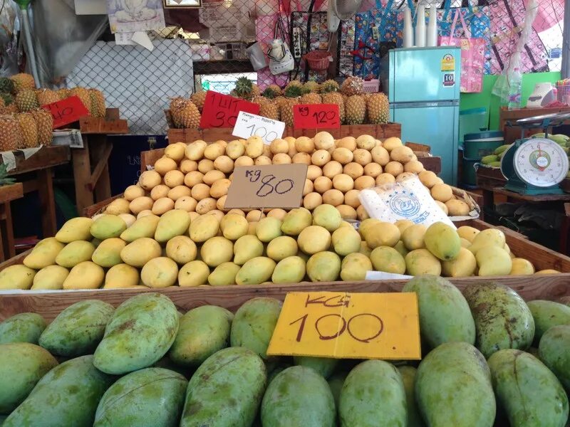 Сорта манго в Тайланде. Манго в Паттайе. Манго на рынке Тайланда. Манго сорт Зебдея.