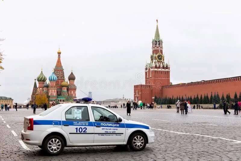 Карта где можно передвигаться по улицам. Полицейский автомобиль на красной площади. Куда ездить в москве. Московские машины. Схема москвы.