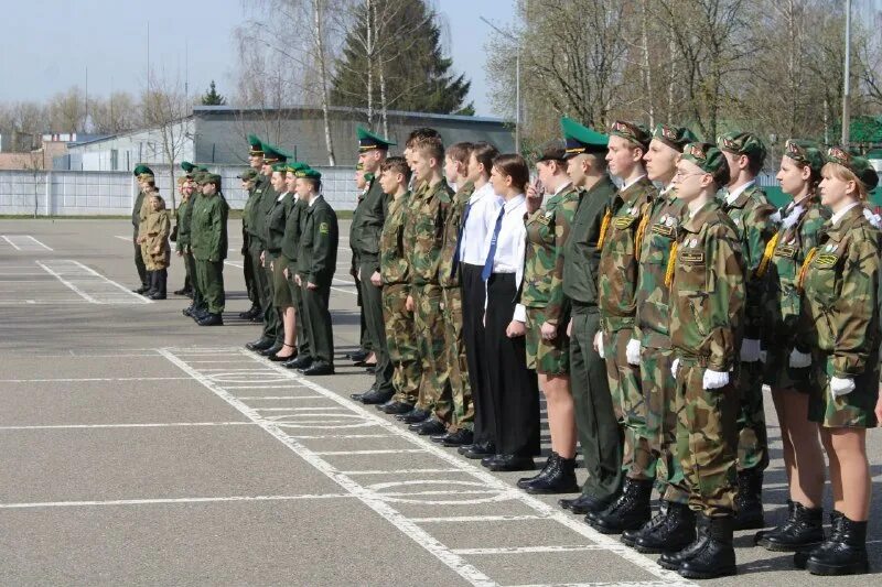 105 годовщина образования пограничных войск. Празднование дня пограничника в бубчиково. 158 тысяч пограничникам. С днем пограничника. Липецк шествие пограничников.