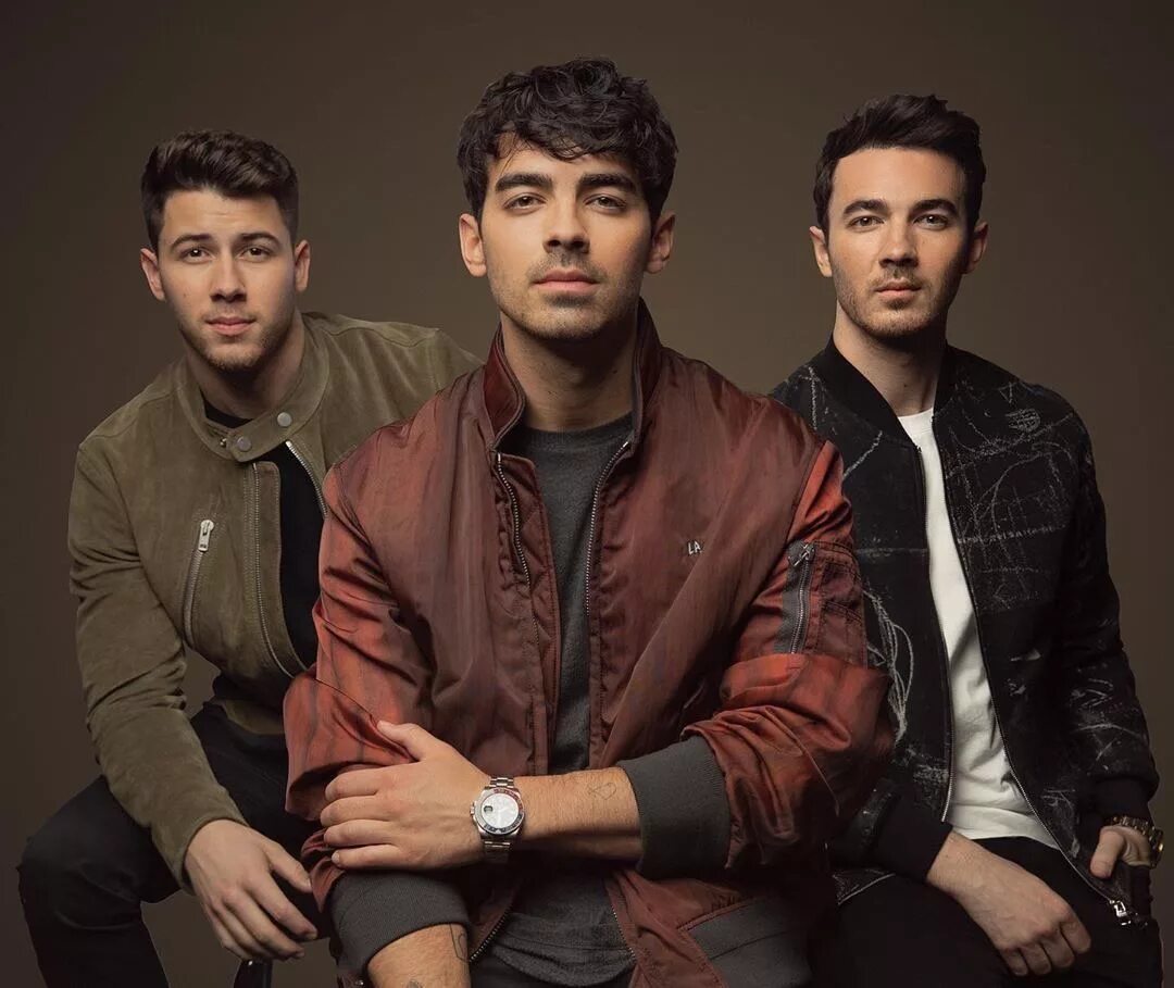 Jonas brothers. Джонас брозерс. Группа джонас brothers. Джо brothers. Джонас бразерс.