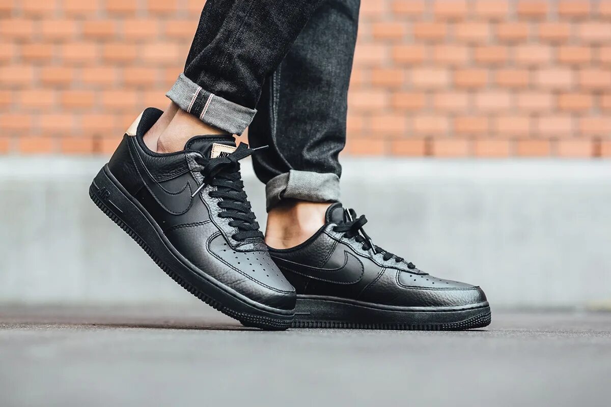 Nike Air Force 1 черные. Nike Air Force 1 lv8 Black. Nike Air 1 Black. Nike Air Force 1 07 lv8.