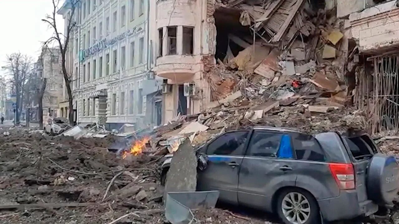 Харьков после обстрела. Обстрелы харькова центр города. харьков разрушения после обстрелов.