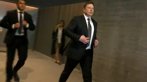 Илон уволил сотрудников