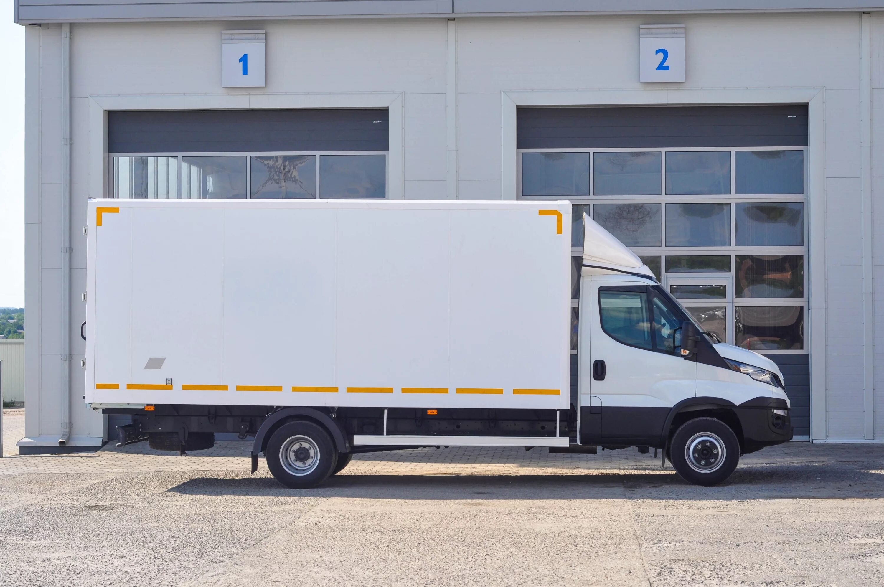 Ивеко дейли 3 фургон. Ивеко дейли фургон. Iveco daily 70c15. Ивеко дейли фургон. Ивеко грузовой фургон.