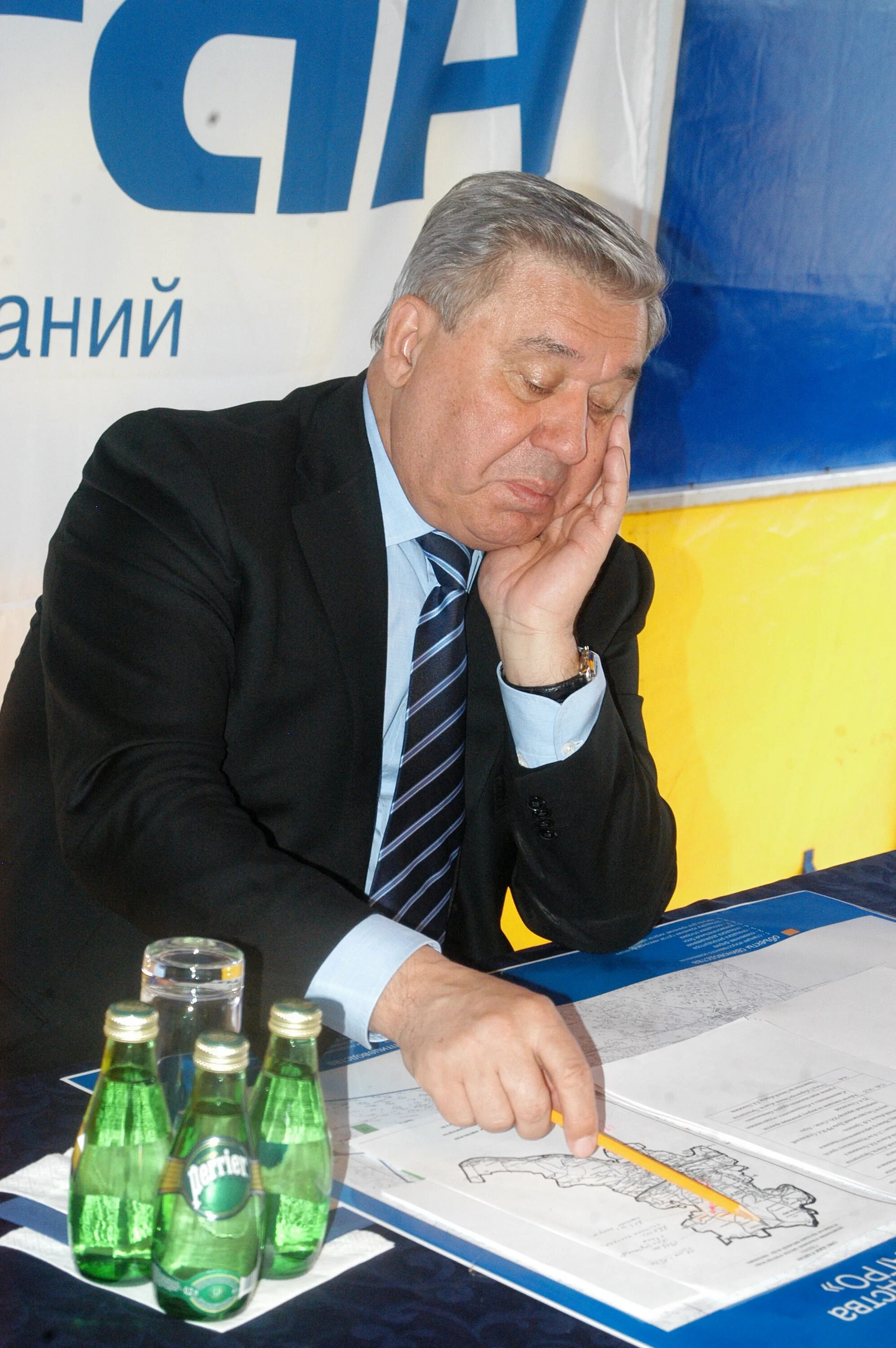 Полежаев губернатор. Полежаев омск губернатор.