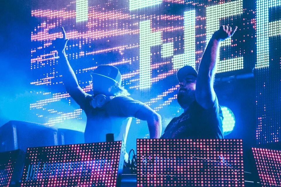 Pegboard nerds. Александер одден. tristam исполнитель. pegboard nerds t-shirt.