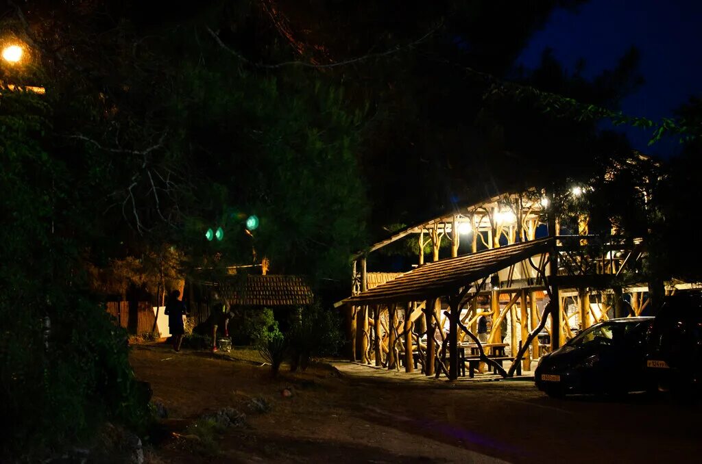 Амшин отель абхазия. Кафе в пицунде абхазия. Тихая гавань абхазия алахадзы. Амшин пицунда. Апацха пицунда.