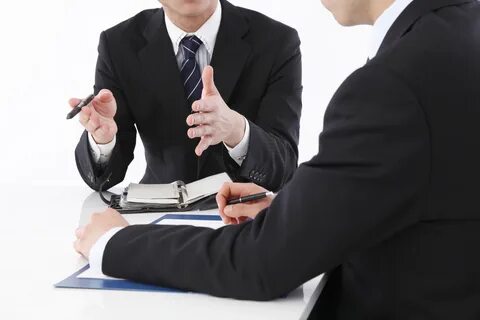 Что делает работник с работодателем