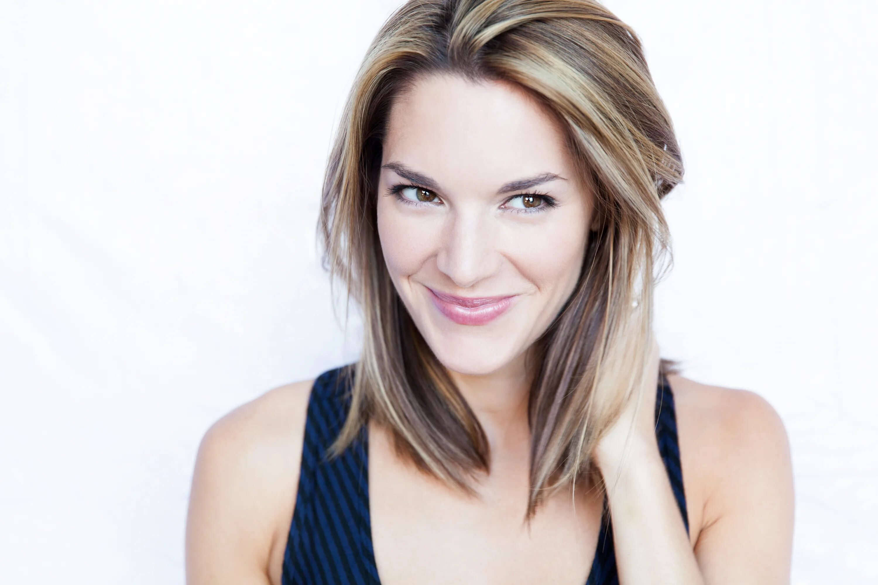 Alice kelly bio. Олуэн катрин келли. Келли каприз. Келли каприз. Келли карбач.