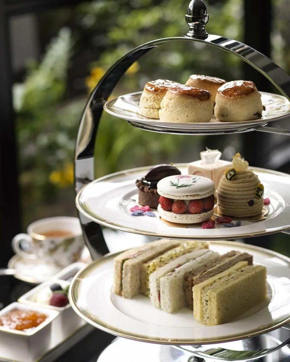 Чайная в англии. Afternoon tea: традиционное английское чаепитие. чаепитие в англии. чайная церемония в великобритании. традиционный английский чай.