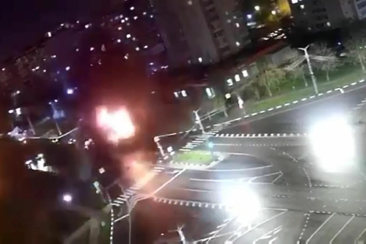 23 апреля 21 15. Момент взрыва в Белгороде. Перекресток дорога. Камеры на дорогах.