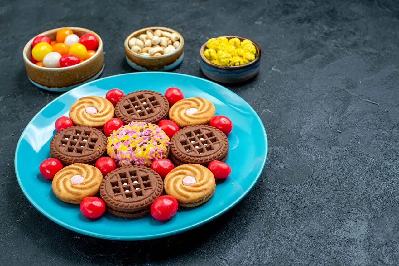 печеньки сладости. печеньки сладости. красивое печенье. кондитерское изделие. красивые конфеты.