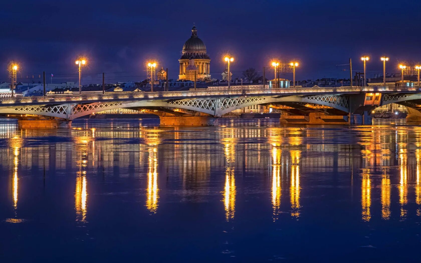Московский универмаг санкт-петербург московский проспект. Московский проспект 220. Московский просп 220 санкт-петербург. 200 вольт интернет. Универмаг московский санкт-петербург.