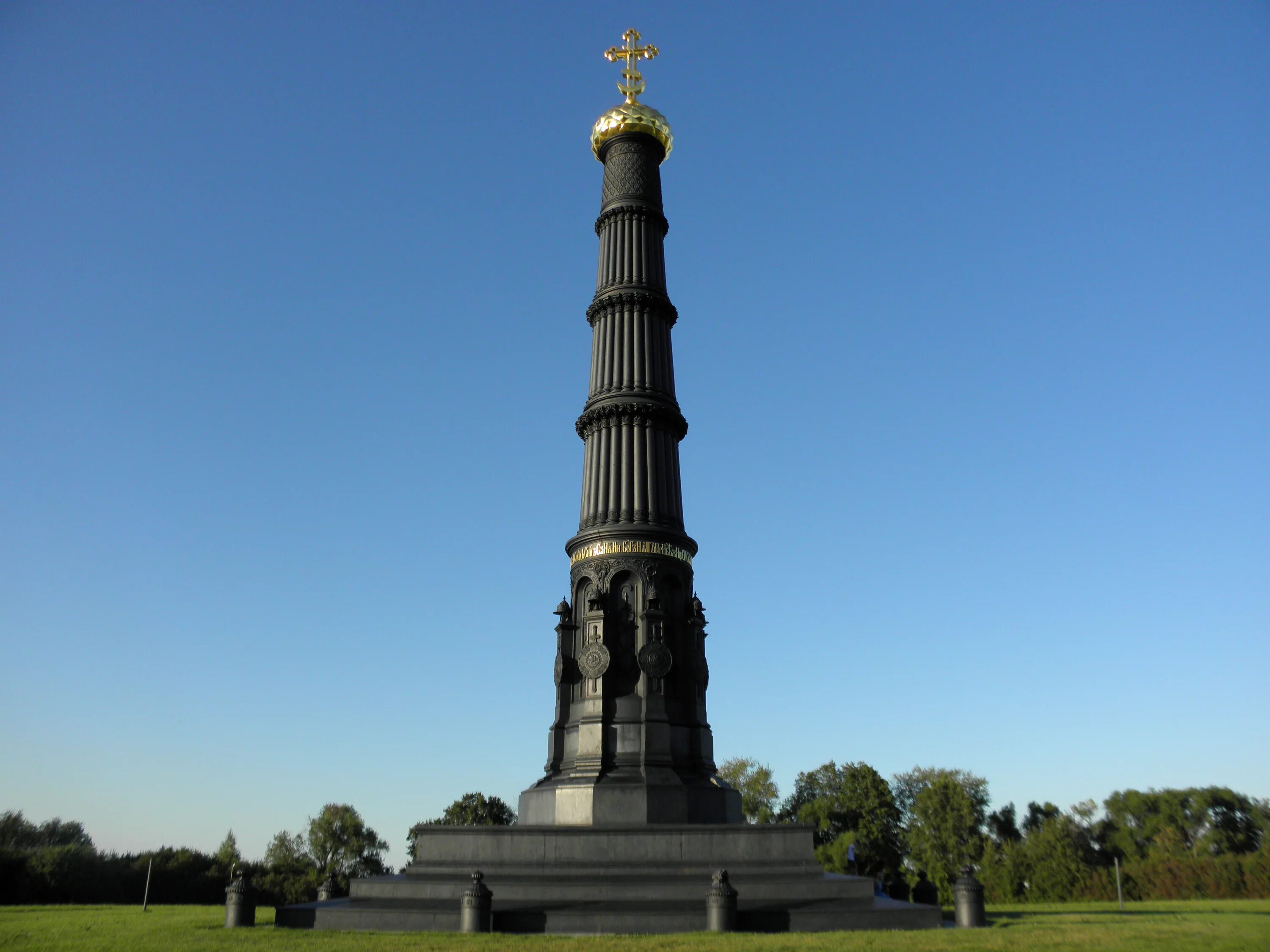 Обелиск на куликовом поле. Памятник в честь победы на куликовом поле. Памятник колонна с крестом в европе. Памятник в честь победы на куликовом поле. Памятник в честь победы на куликовом поле.