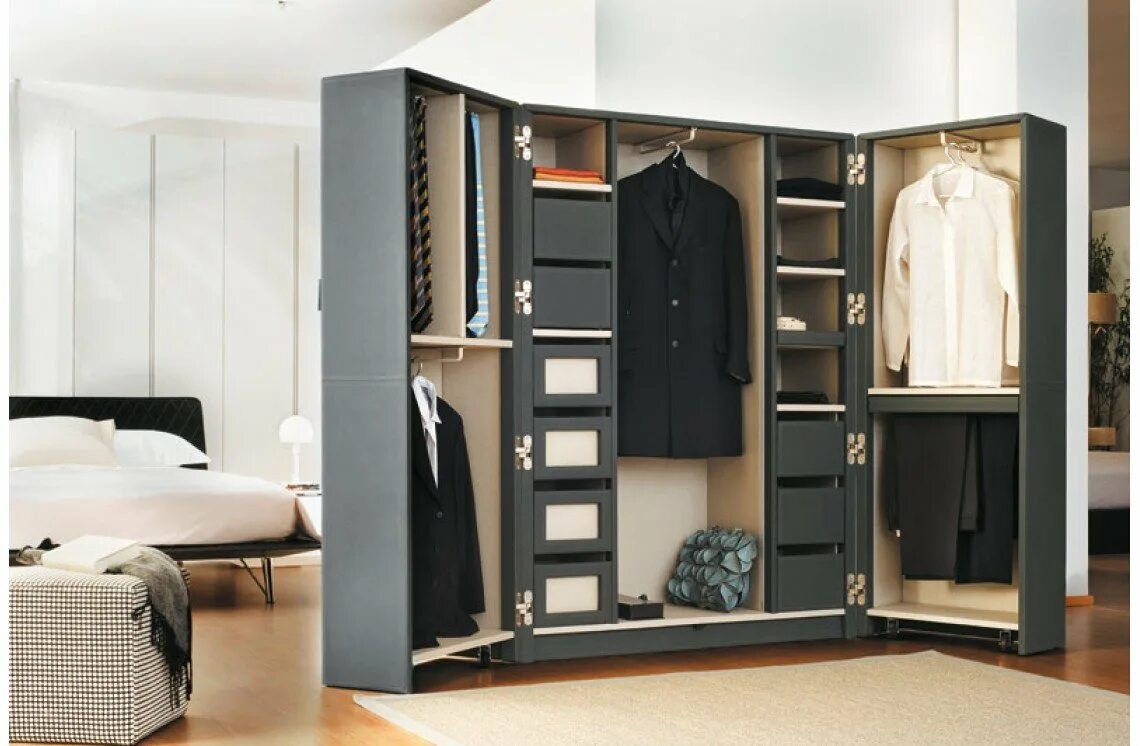 Ые шкафы. Вместительный шкаф в спальню. Необычные шкафы для одежды. Шифоньер для одежды. Шкаф многофункциональный.