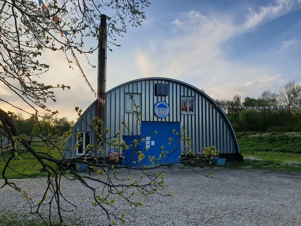 ферма черный лис булычево. чеховская ферма. чеховская ферма. домики в пронино. мойка птичника.