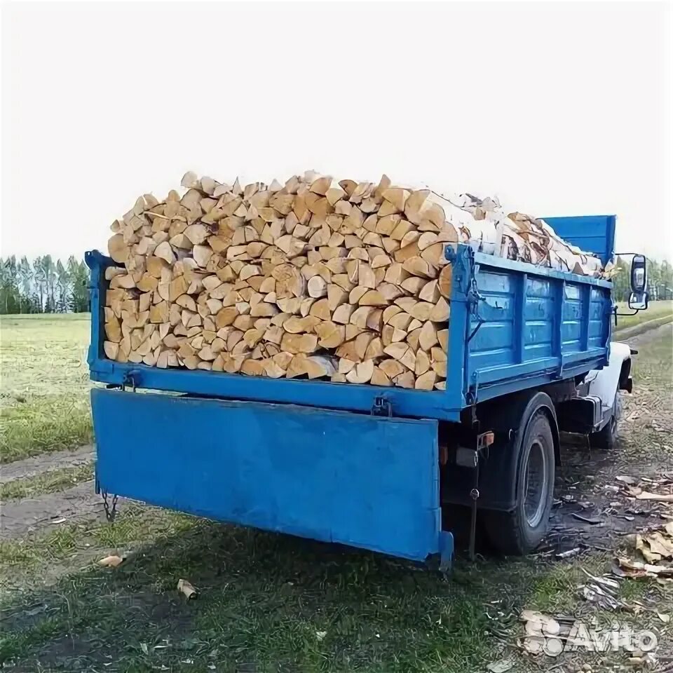 Сколько в газоне кубов дров колотых. Газон дров. газон с дровами береза. дрова в укладку в машине. машина газон с дровами.