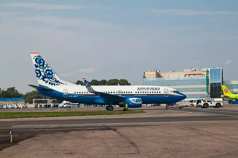 Авиакомпании летающие в нижний новгород. Боинг 737 500 трансаэро. Боинг 737 400 трансаэро. Самолет московия авиакомпания. Российские авиакомпании.