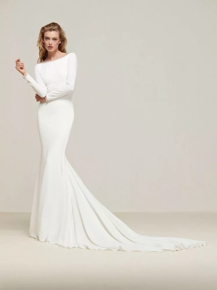 Свадебное платье минимализм. Martha moscow свадебное платье. Проновиас минималистичное свадебное платье. Свадебное платье минимализм. Платье проновиас свадебные длинные рукава.