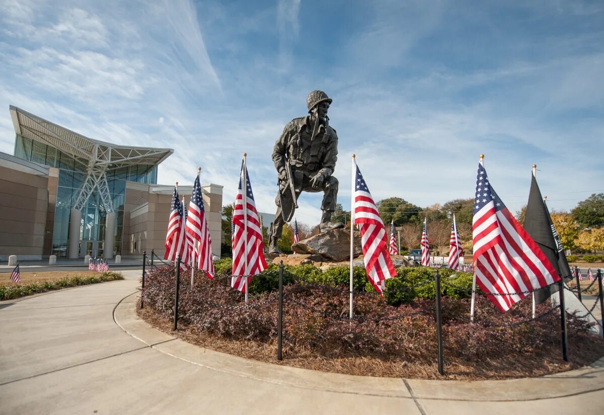 Veterans day. День ветеранов в США. Дома для ветеранов в США. Ветераны Франции. День ветеранов в США картинки.