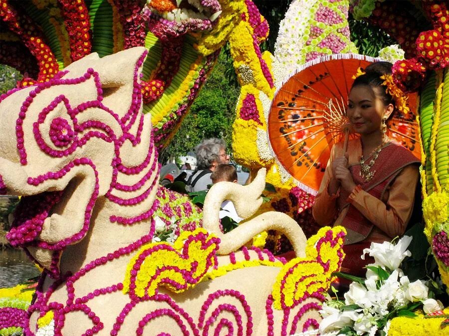 Праздник в тайланде в феврале. Праздник цветов (Chiang mai Flower Festival) - Таиланд. Фестиваль цветов в Таиланде Чиангмай. Фестиваль цветов Чанг май. Пхукет Чиангмай Чиангмай.