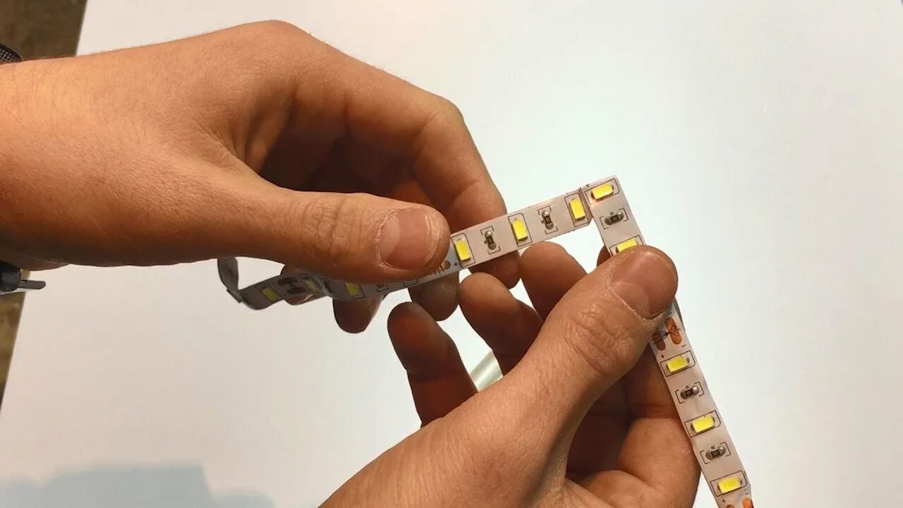 Переходник для соединения светодиодной ленты 12 вольт. Smallrig p96l rgb светильник. Как повернуть светодиодную ленту на 90 градусов. Соединитель для светодиодной ленты 24 вольта. Коннектор 8mm под ленту 5,5*2,5.