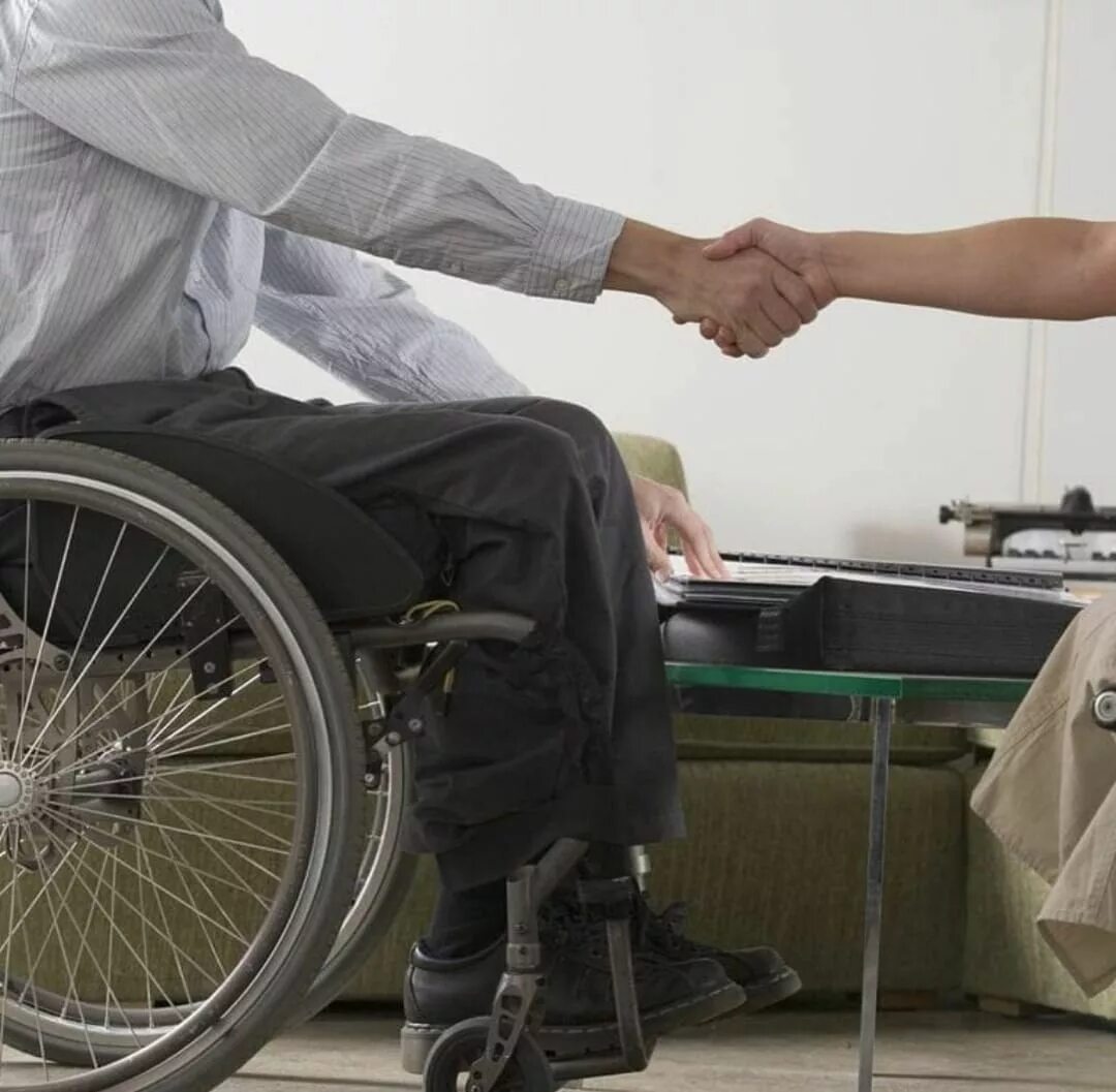 Центр здоровья инвалиды. Трудоустройство инвалидов. Люди с ОВЗ. Люди с ограниченными способностями. Трудоустройство людей с ограниченными возможностями.