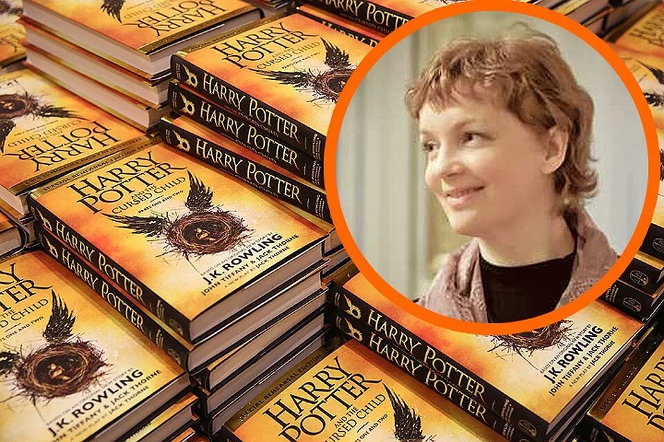 Где переводят книги. Где переводят книги. Фоны с книгами гиф. Переводчик книжный. Переводит книгу.